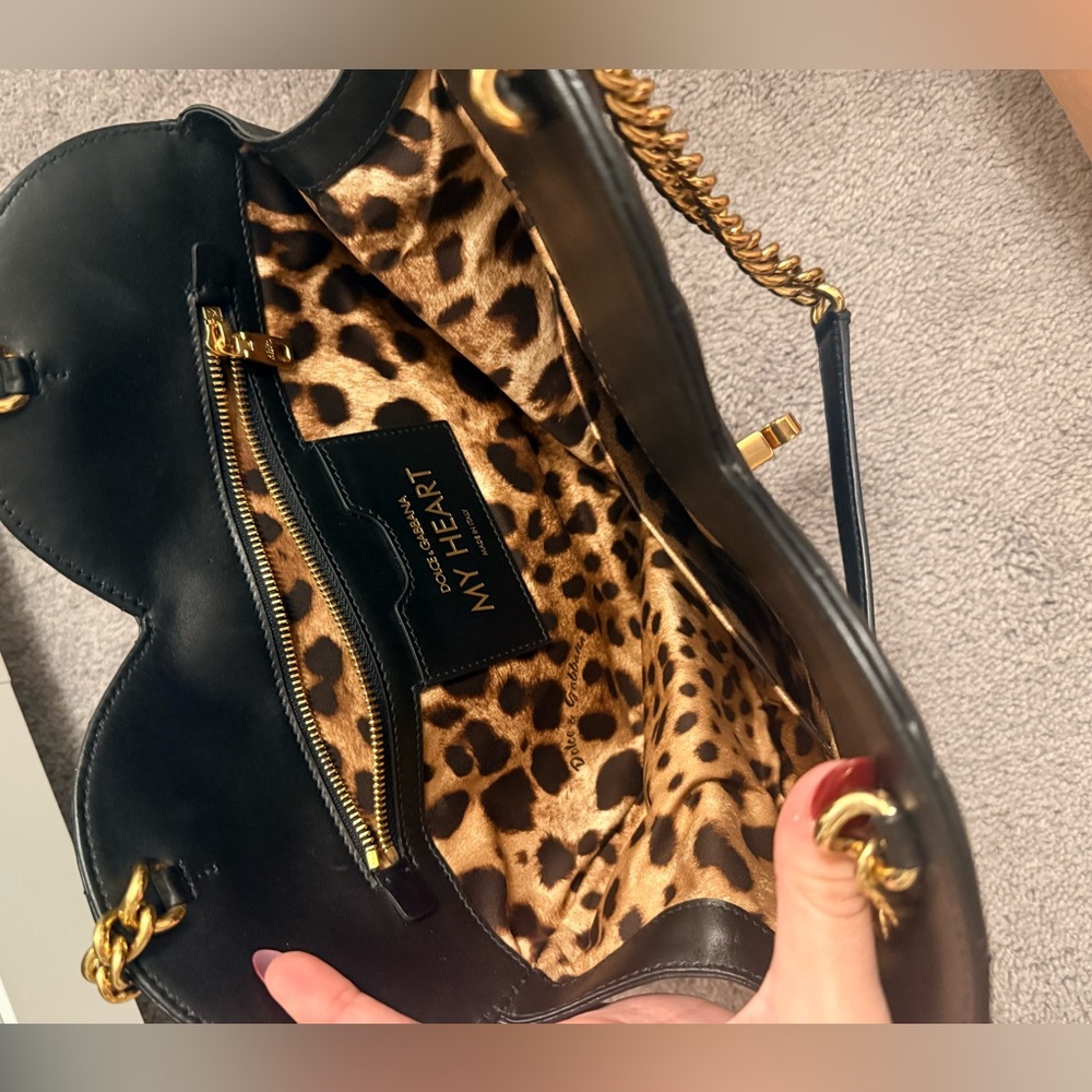 DOLCE&GABBANA
My Heart Leather Crossbody Bag - Picture 5 of 6